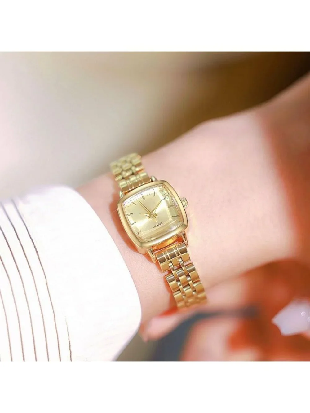 Women's Gold Small Vintage Square Ladies Quartz Fashion Casual Bracelet Watches